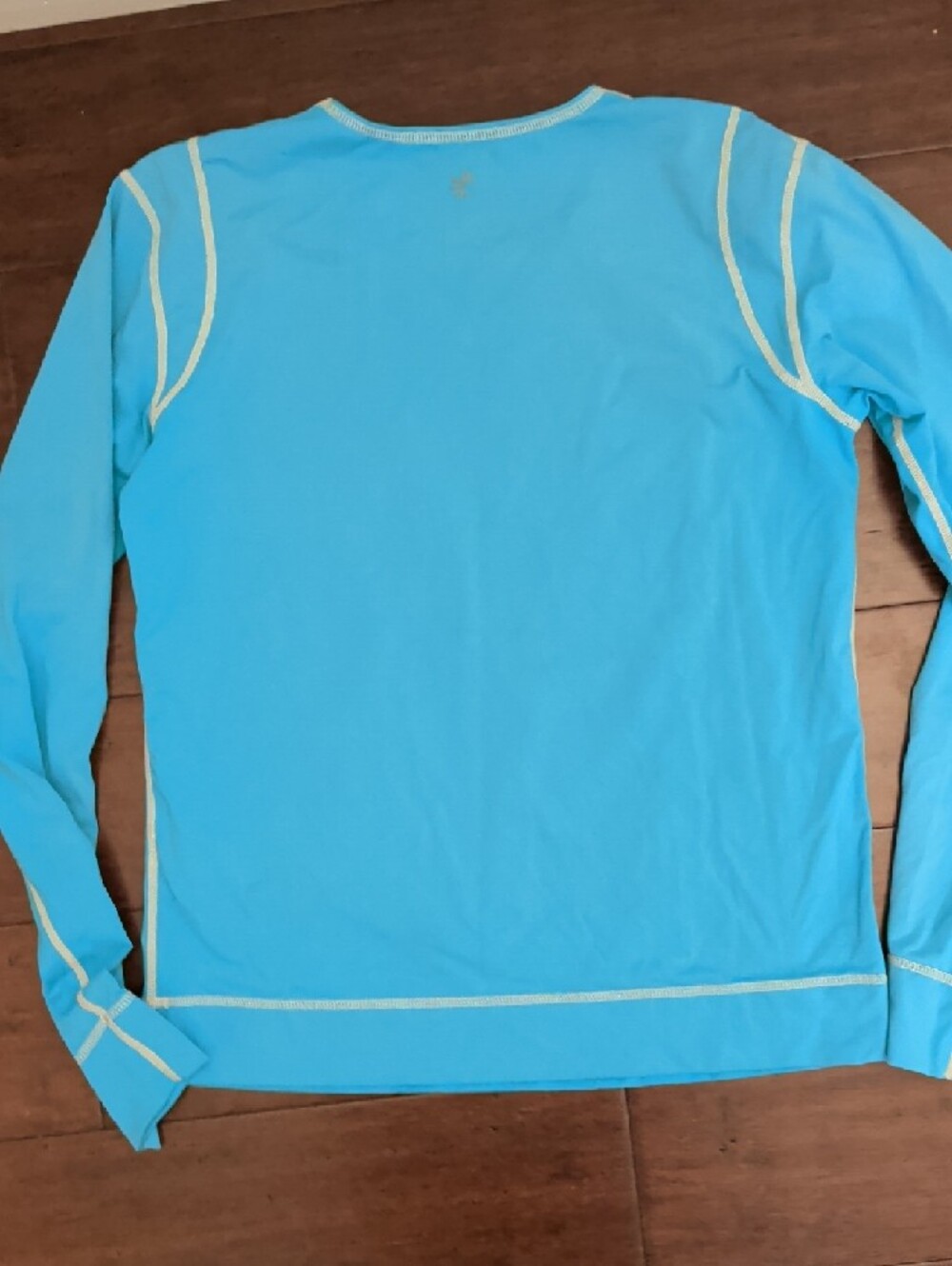Athleta Aqua Blue Long Sleeve Top with Cream Contrast Stitching - Picture 5 of 7